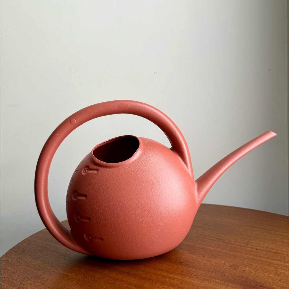 Akro-Mils Vintage Terracotta Color MCM Plastic One-Gallon Watering Can